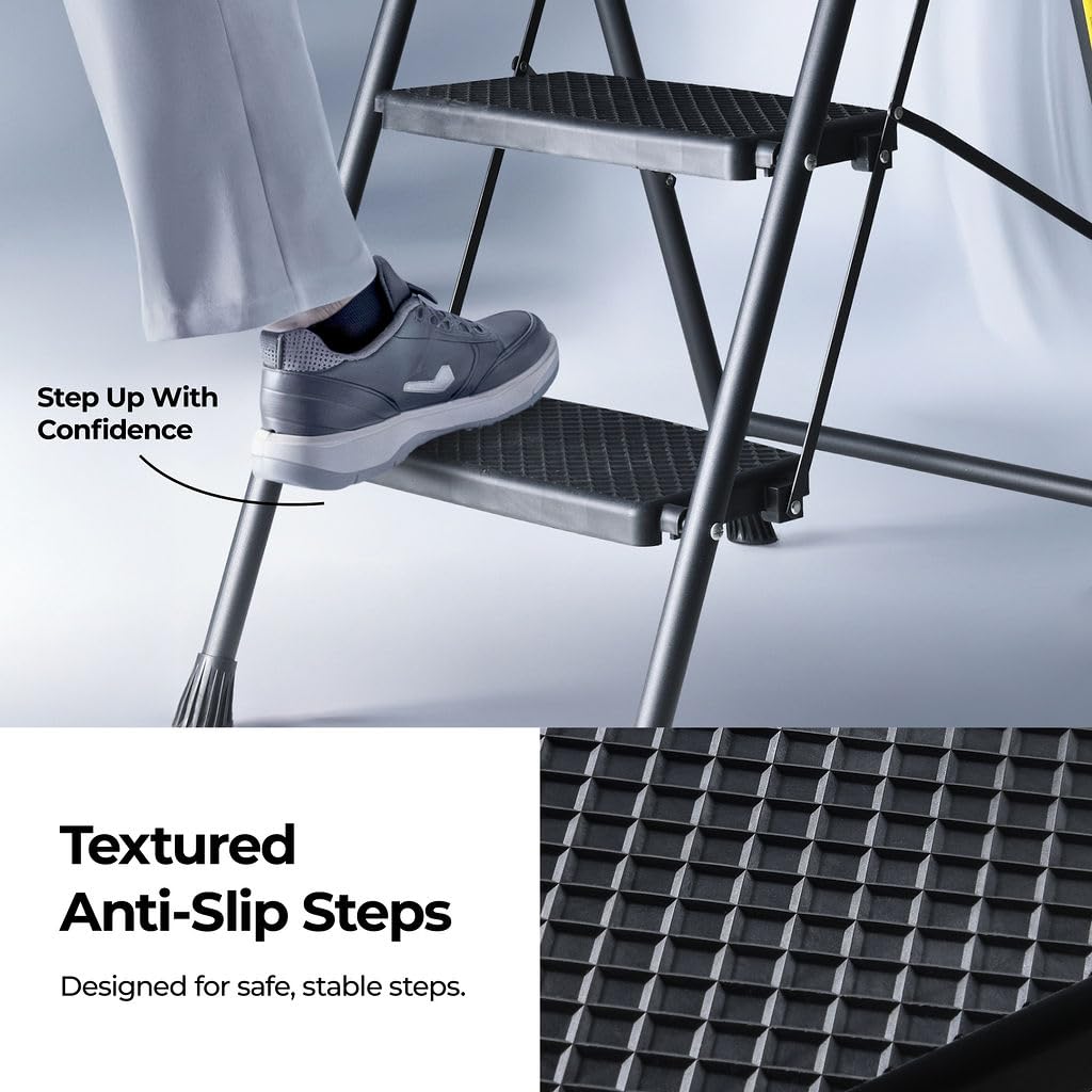 Folding Step Ladder with Anti-Slip Pedal W130